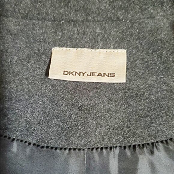 Like new and one-of-a-kind DKNY Jeans Faux Fur + Wool size S/M Longline Vest - Picture 13 of 16